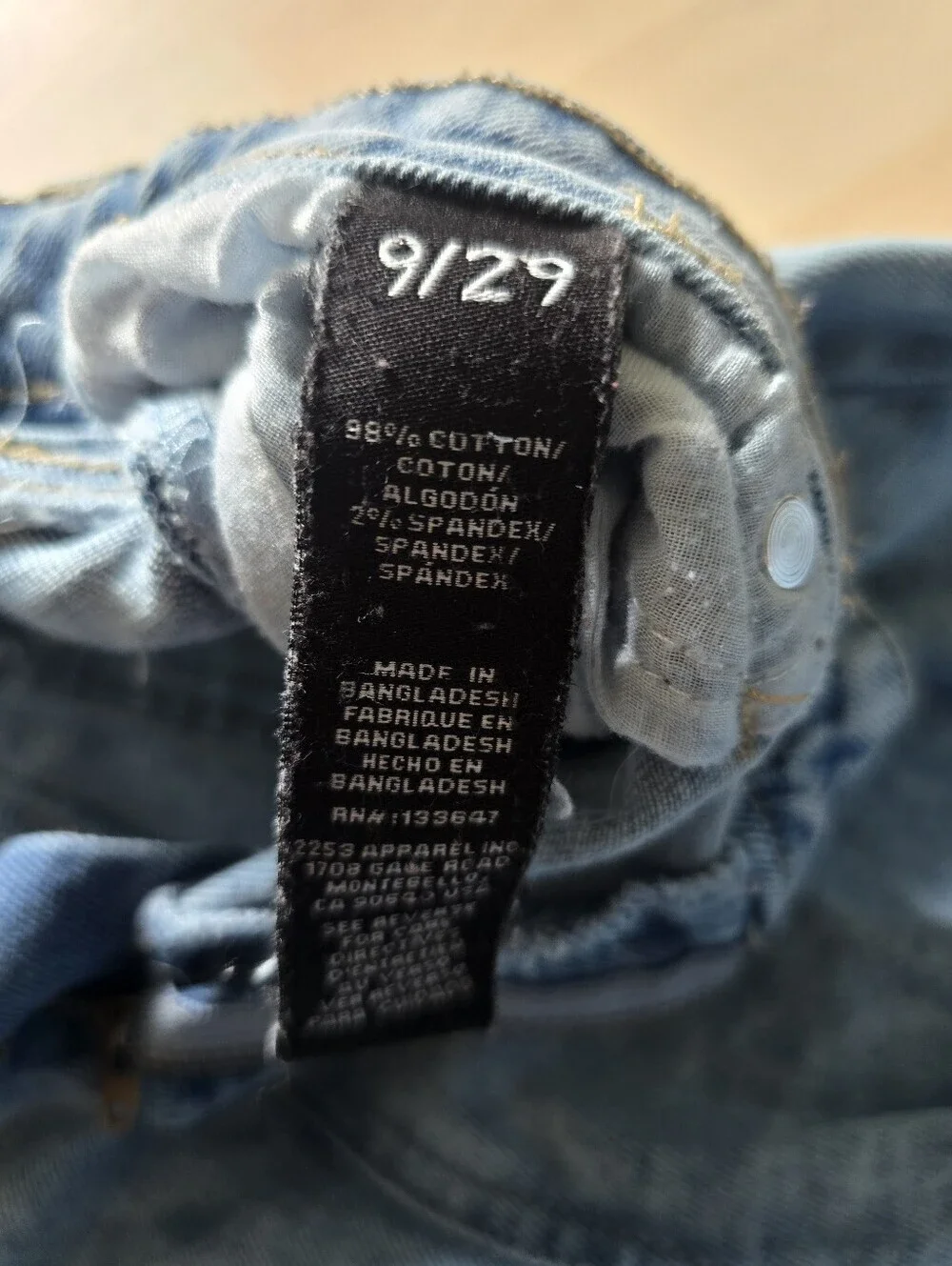 Kendall+Kylie The High Rise Straight Distressed Jeans Size 9/29